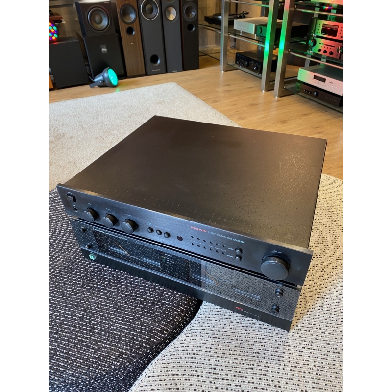 Préampli Analogique Proton AP-2000 – Noir, Sorties RCA Stéréo, Occasion Bon état