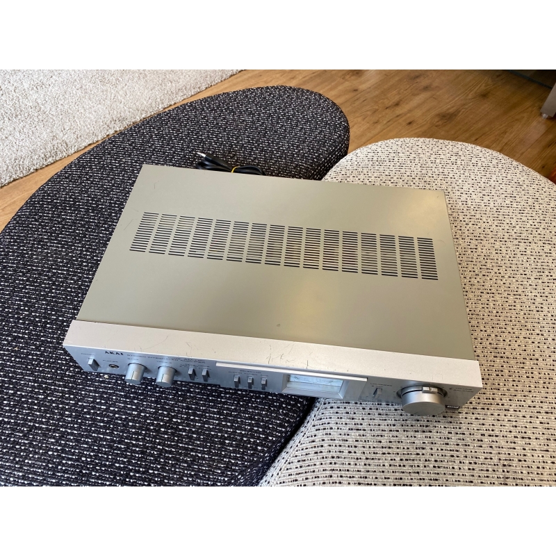 AKAI AM-U01
