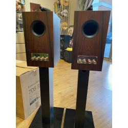 BOWERS & WILKINS 705 S3 + Stand FS 700 S3