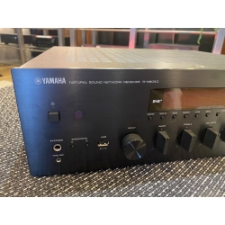 YAMAHA R-N803 D