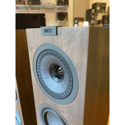 KEF Q550