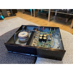 Musical Fidelity Elektra E200 (PRE) + Musical Fidelty Elektra E300 (FINALE)